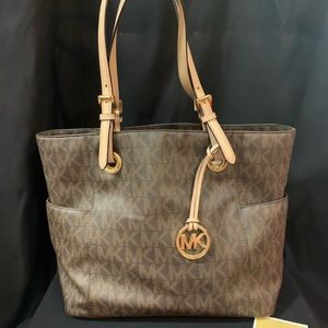 Michael Kors Jet Set Purse